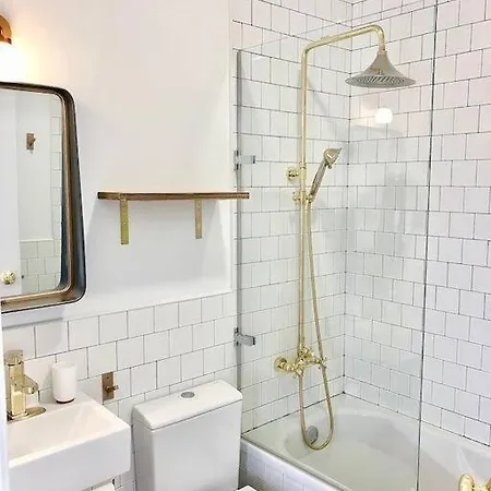 Luxury Eco-paradise Steps To Center 아파트 *